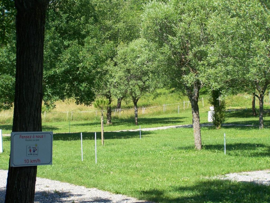 Moulin De La Roque Hotell Althen-des-Paluds Rum bild