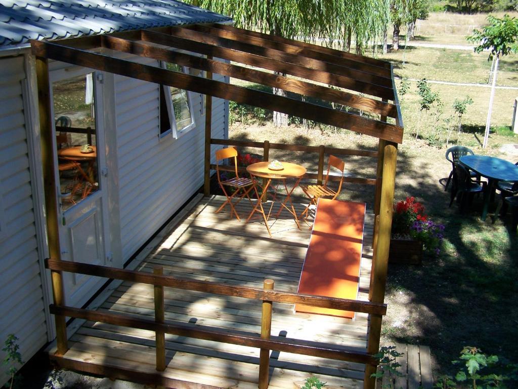Moulin De La Roque Hotell Althen-des-Paluds Rum bild