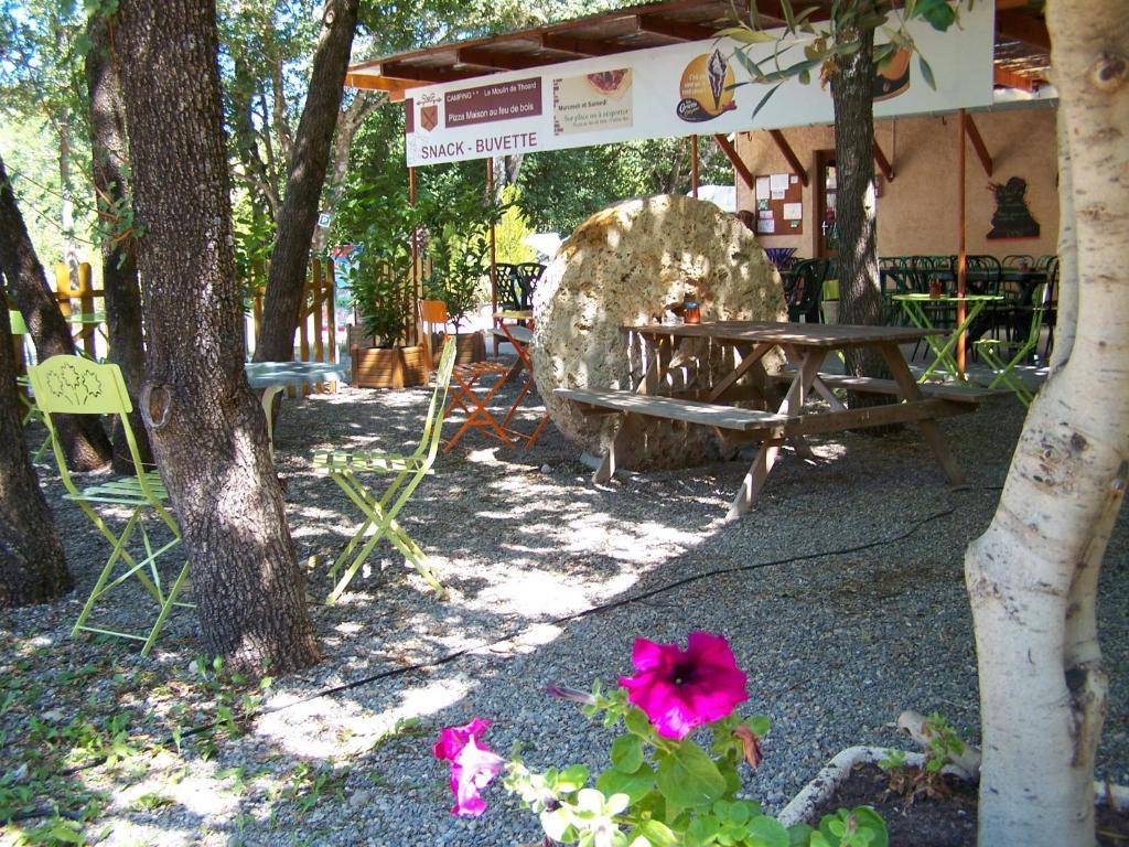 Moulin De La Roque Hotell Althen-des-Paluds Exteriör bild